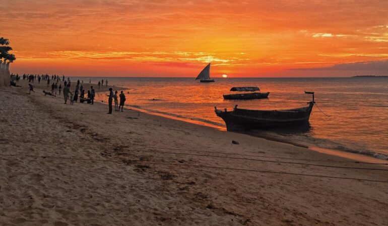 8 Days Tanzania Safari and Zanzibar Beach Holiday – Wildlife and Island Combo